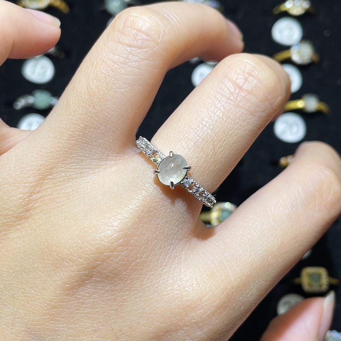 翡翠未镶嵌戒指戒指