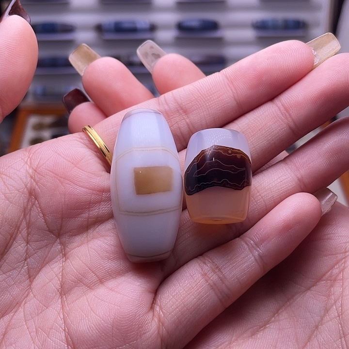 嘎***蛋玛瑙/玉髓未镶嵌颈饰