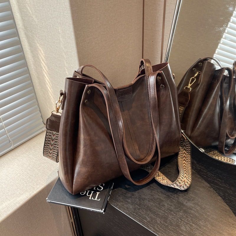 复古大容量托特包LES25FDBB2-Z0