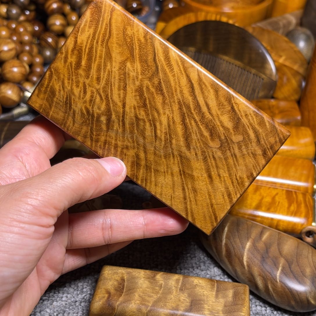 金丝楠细烟盒小叶