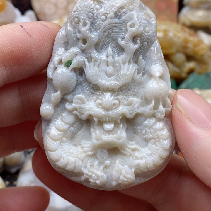 硅化珊瑚（珊瑚玉）颈饰未镶嵌