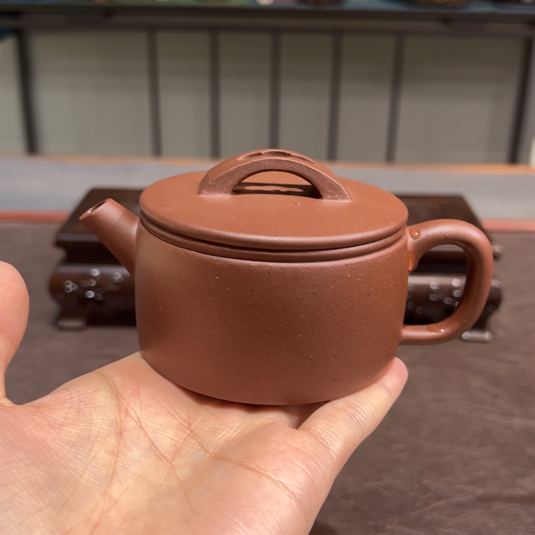 宜兴紫砂壶泡茶喝（微瑕）