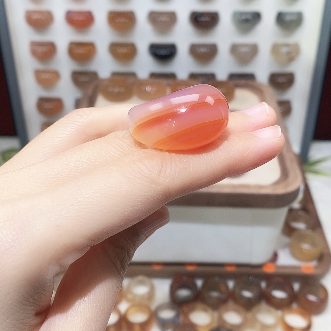 j***n玛瑙/玉髓未镶嵌戒指港18