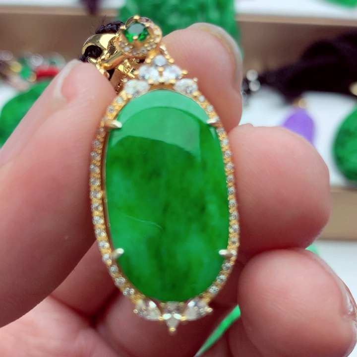 翡翠未镶嵌吊坠(不含链)