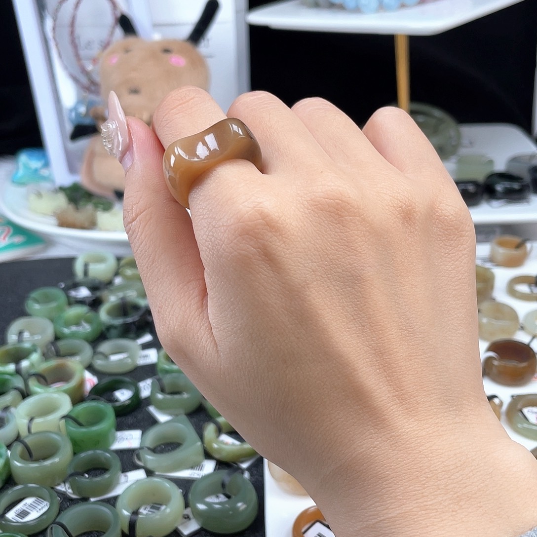 和田玉未镶嵌戒指P7浓糖渐变猫耳朵18.1不退换