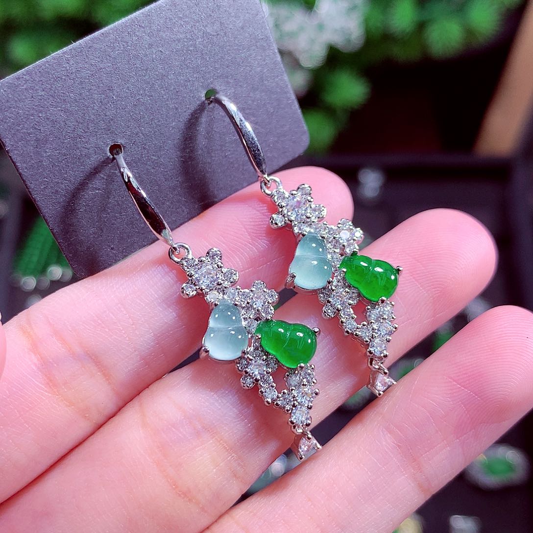 颈饰未镶嵌翡翠天然