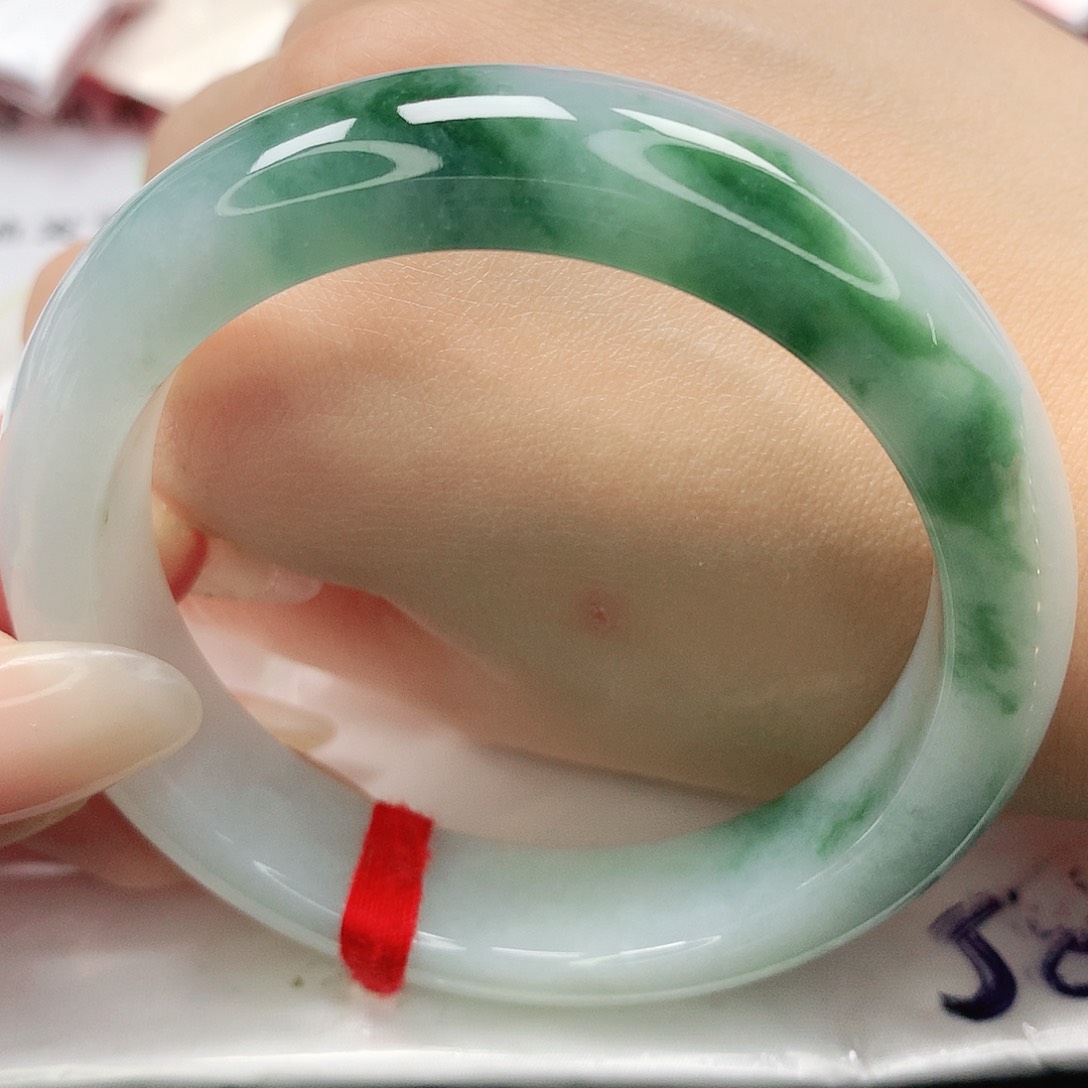 翡翠手镯未镶嵌缅甸天然A货翡翠