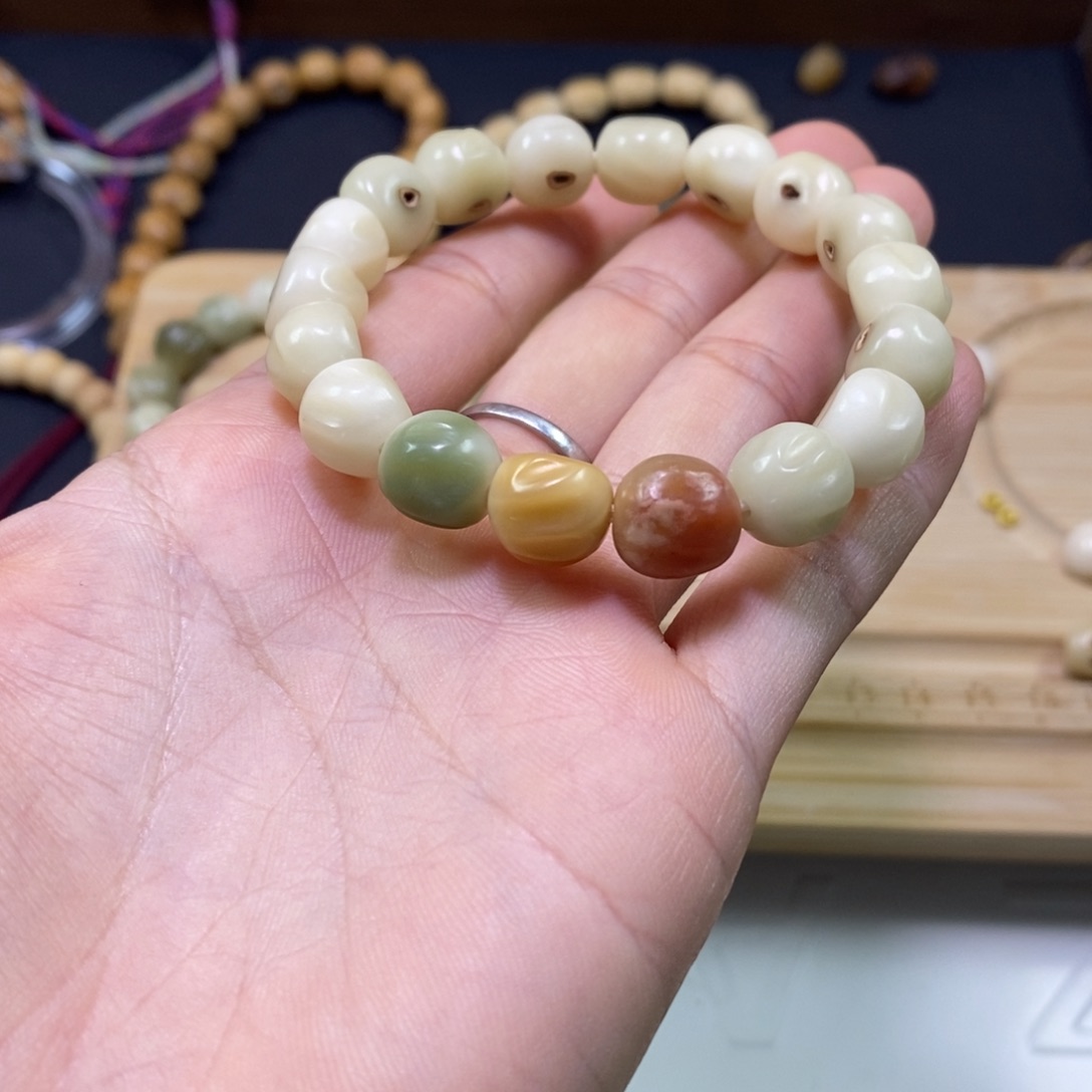 吊坠龙脊菩提龙脊菩提，小馒头单圈，红绿灯
