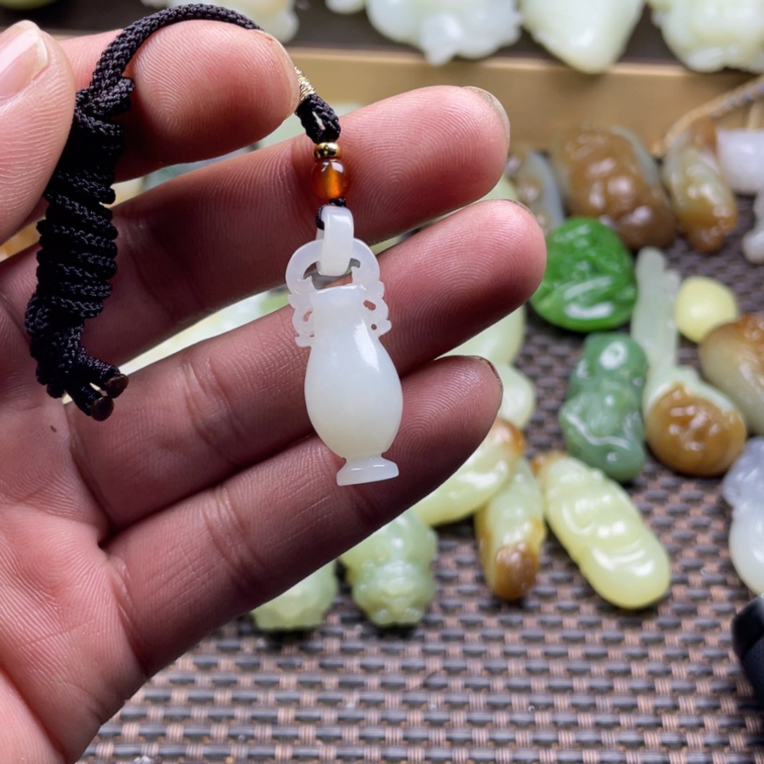 和田玉挂件未镶嵌