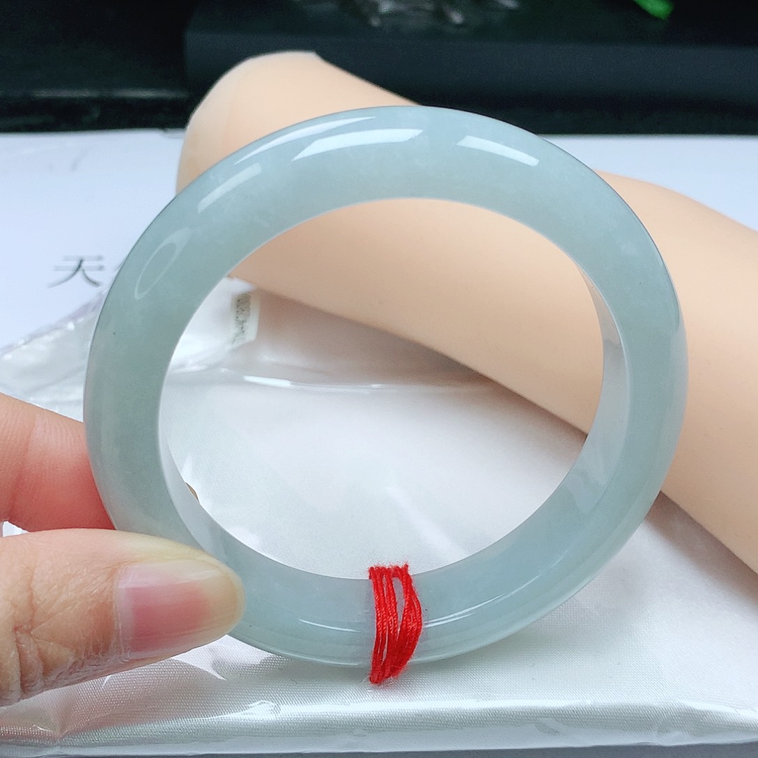 翡翠手镯未镶嵌正5657