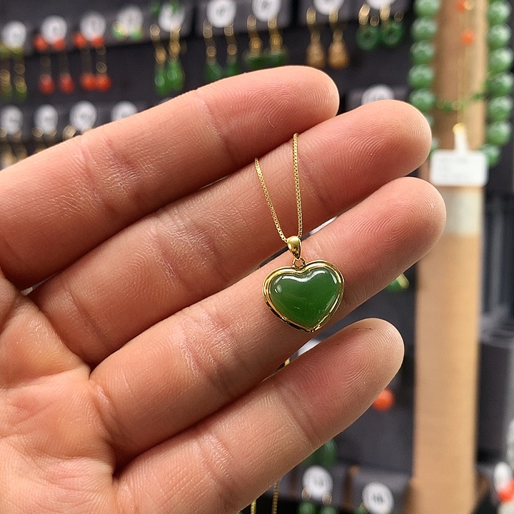 和田玉颈饰18K金镶嵌