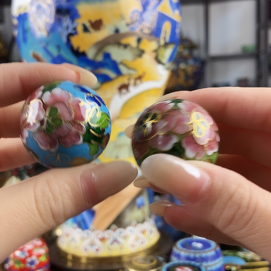 錦***钰铜老银蓝大珠子两颗（天蓝+浅绿）