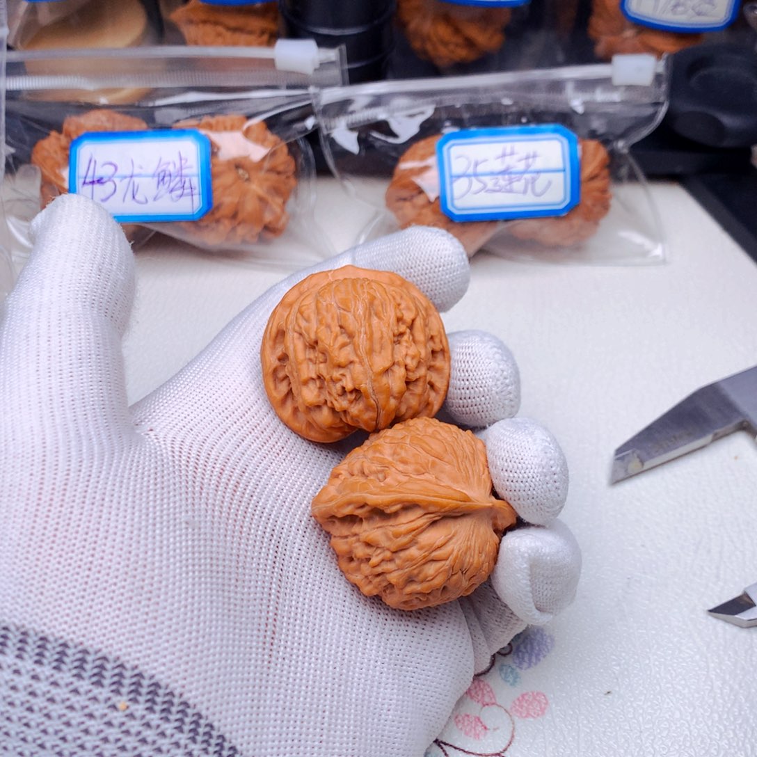 文玩核桃把件多***哥核桃