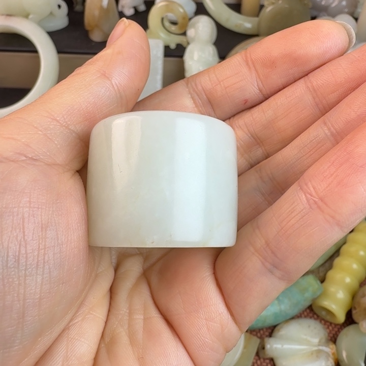 竹****和田玉未镶嵌颈饰