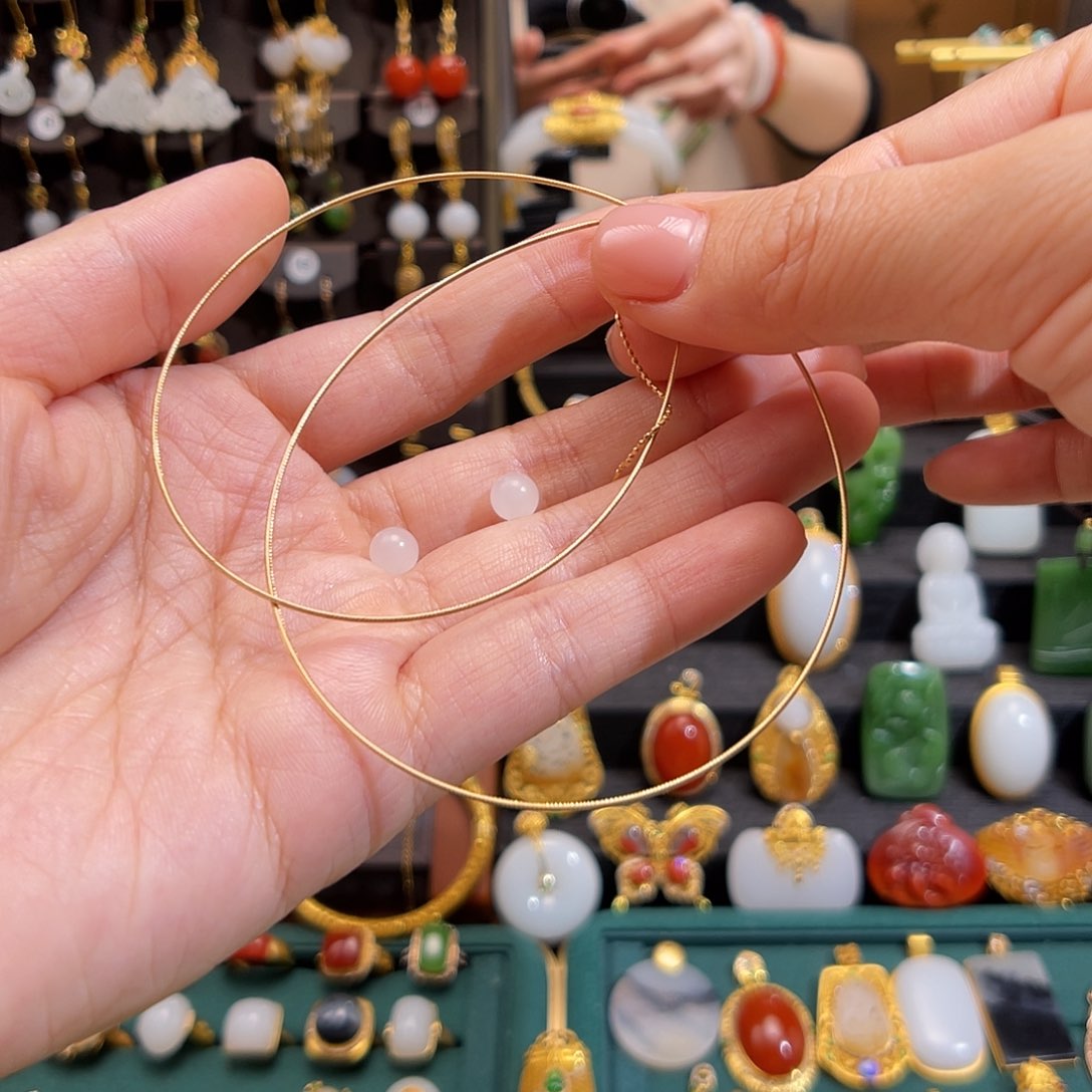 和田玉挂件18K金镶嵌偶**然