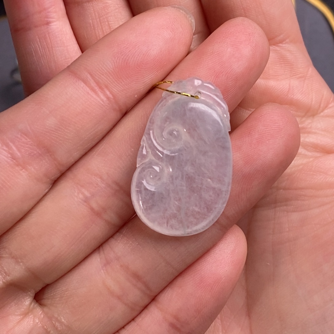 翡翠颈饰未镶嵌如意