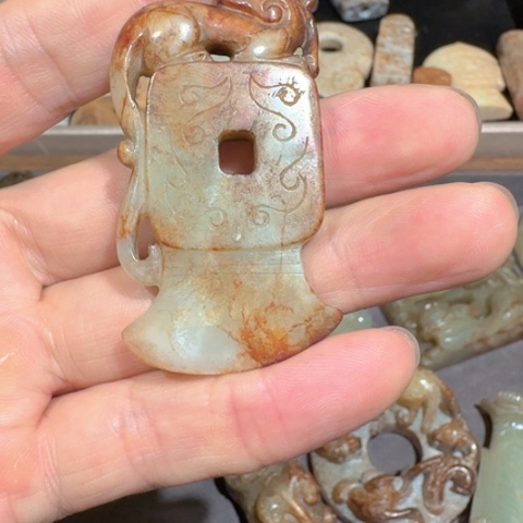 和田玉（青玉）车挂未镶嵌