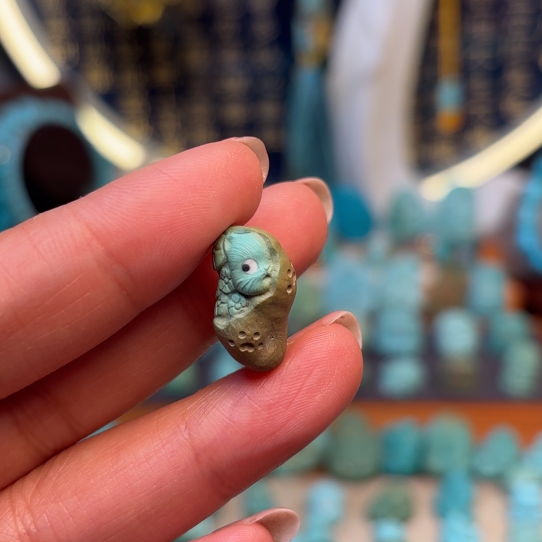 绿松石配饰未镶嵌