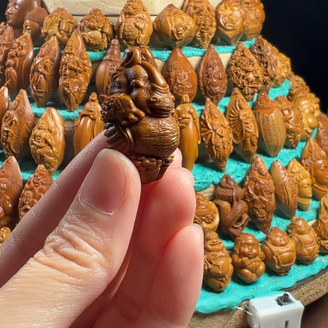 手串/手链橄榄核犀牛