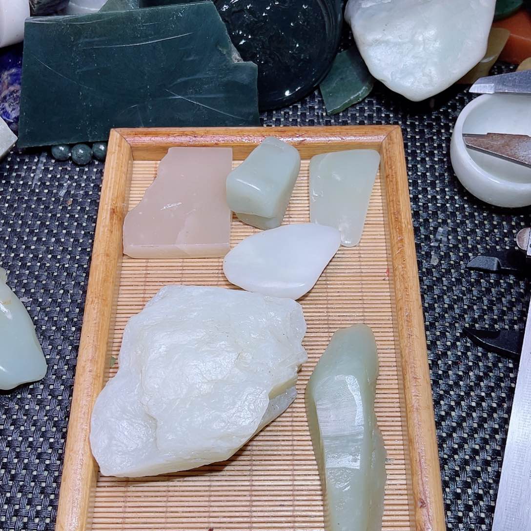 未镶嵌和田玉（糖玉）挂件?***?