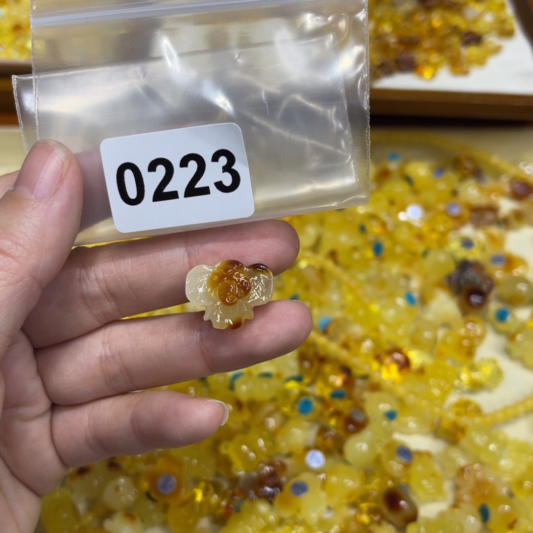 琥珀珠宝奇石未镶嵌