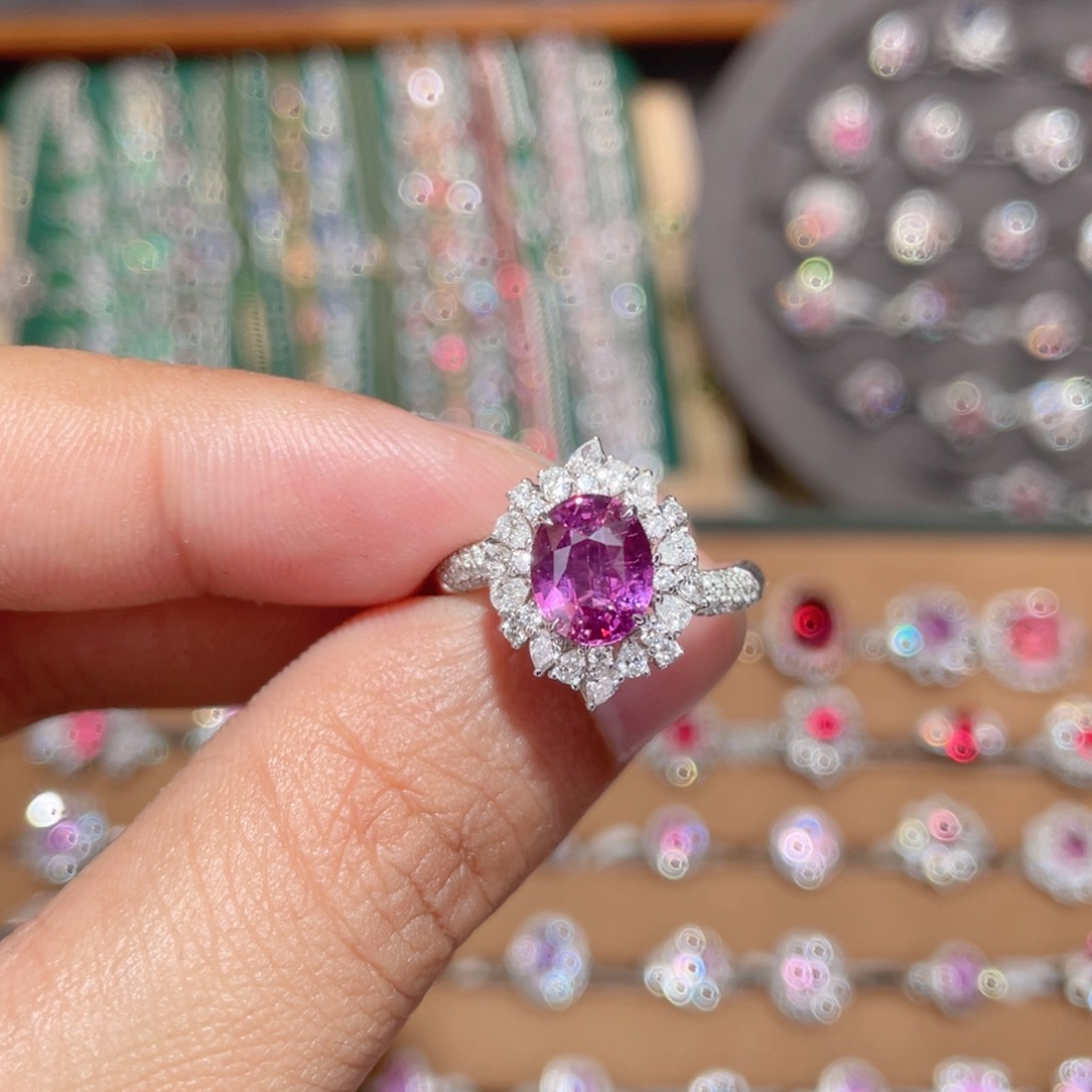 彩色蓝宝石戒指18K金镶嵌1.57ct 无烧紫