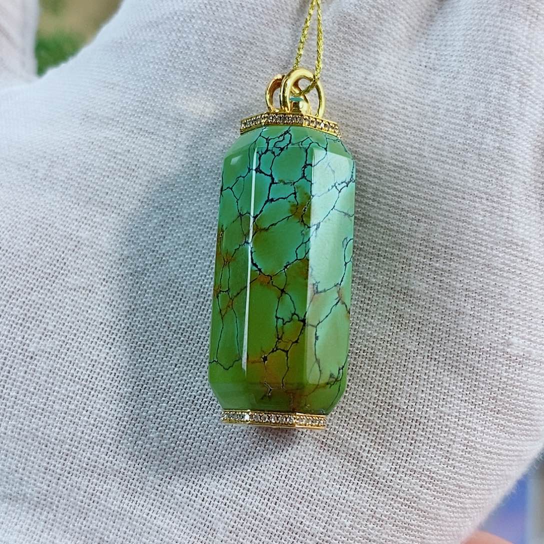 18K金镶嵌绿松石珠宝奇石