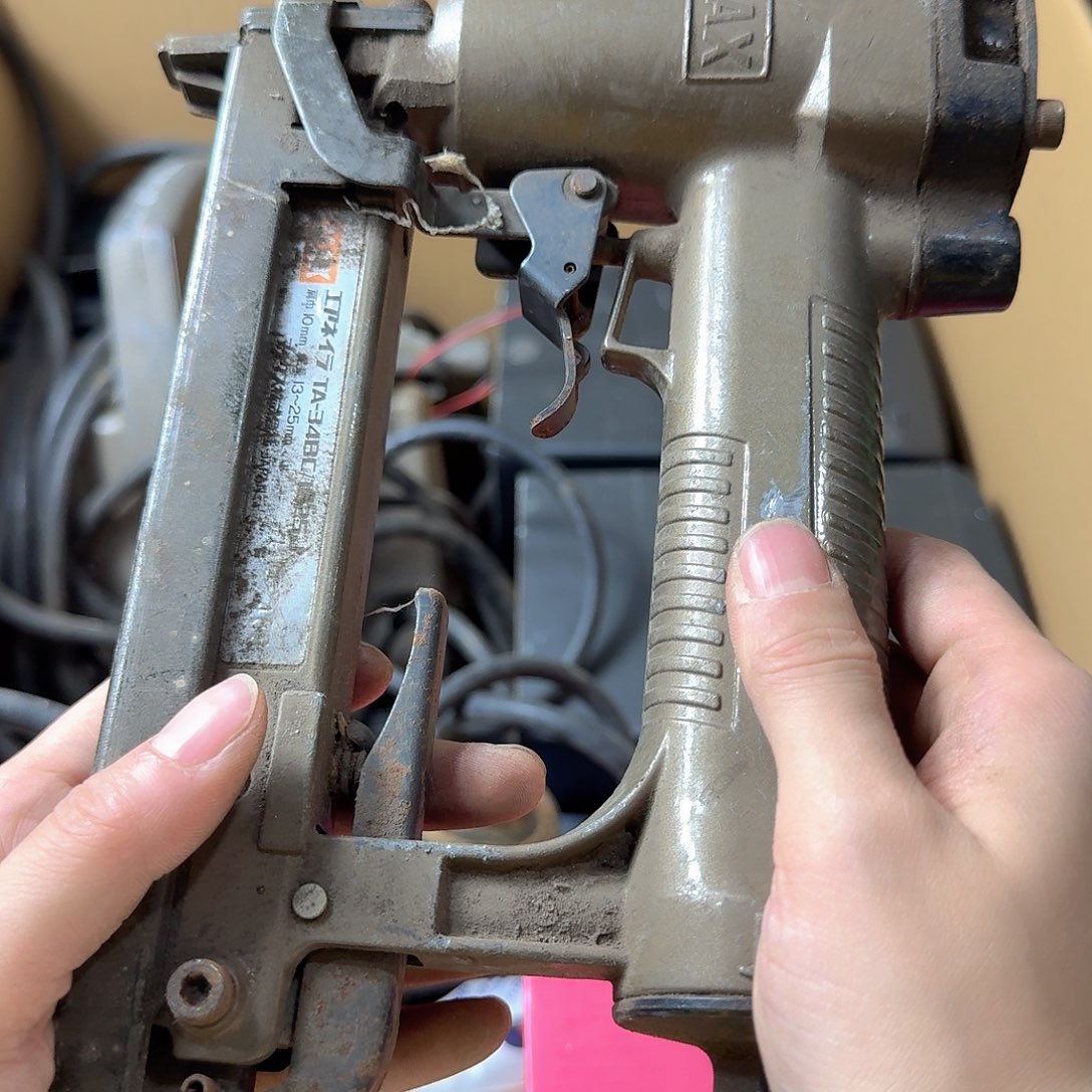 年**?中古商品，瑕疵品，不保好坏。941