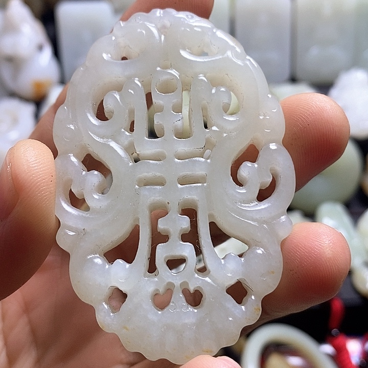 和田玉挂件未镶嵌油**面