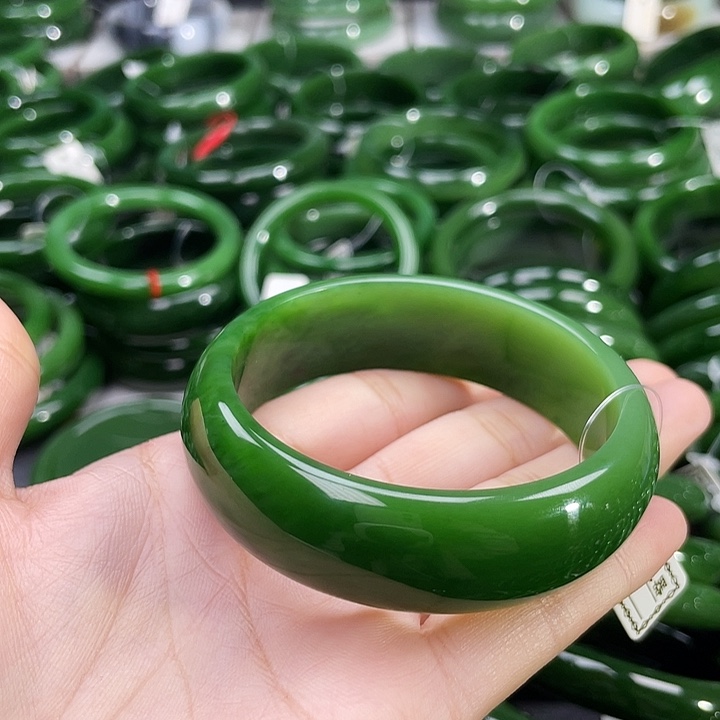 未镶嵌手镯和田玉（碧玉）