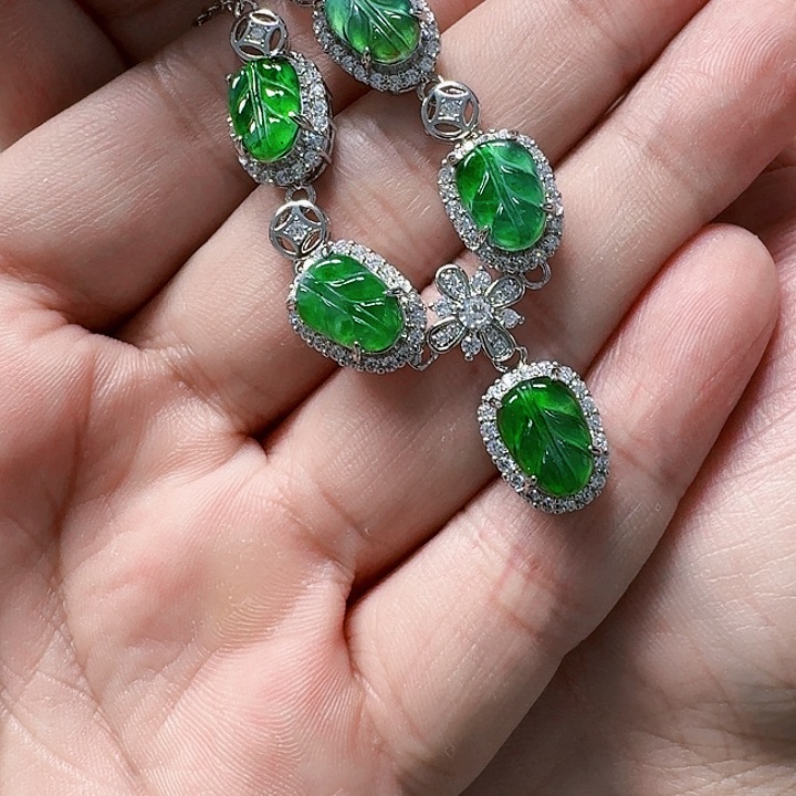 翡翠颈饰未镶嵌天然A货翡翠放漏