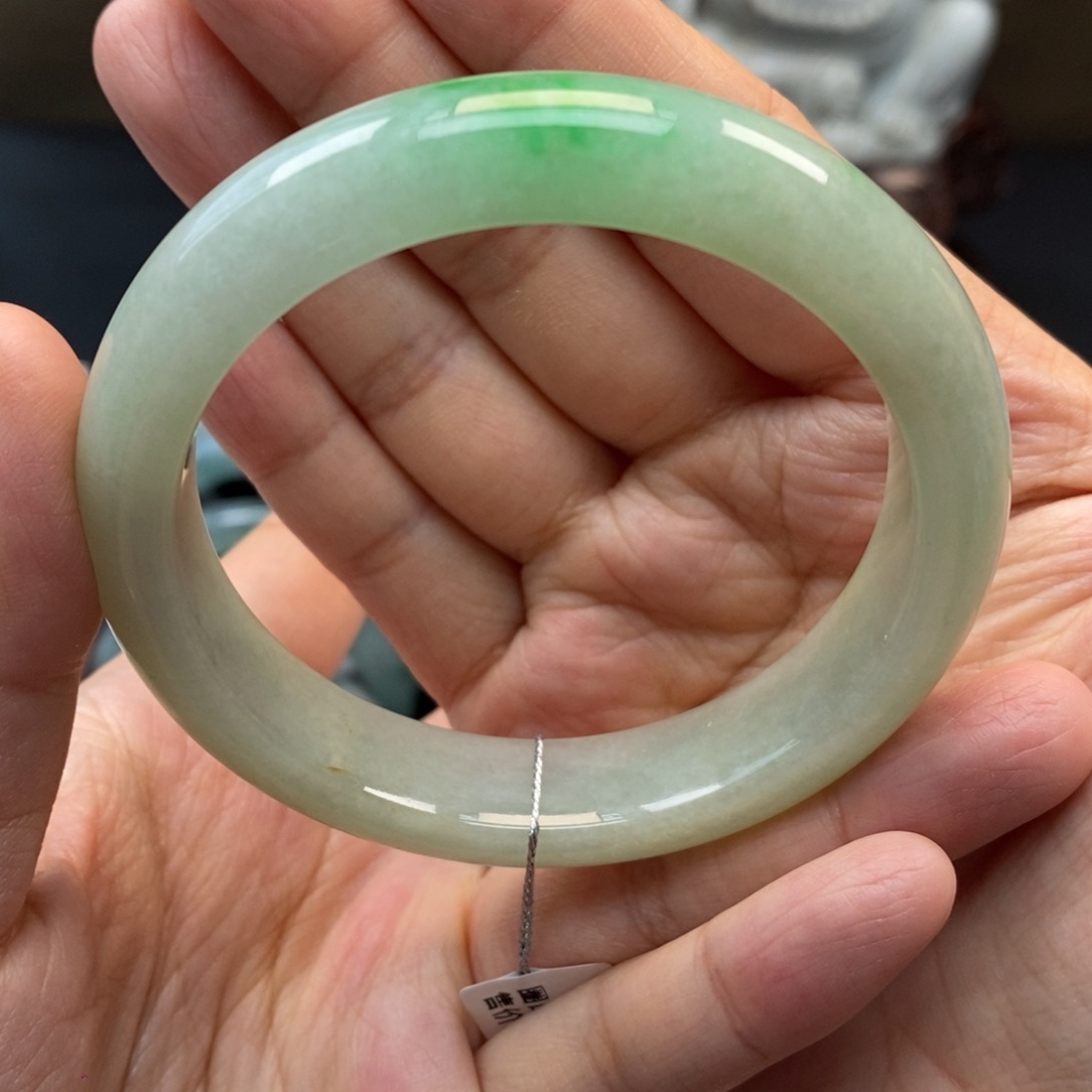 翡翠手镯未镶嵌天然