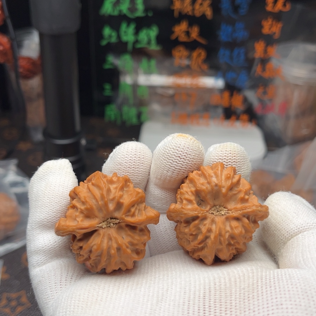 文玩核桃吊坠曹大龙