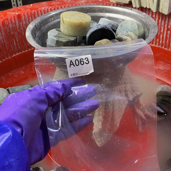 蛇纹石玉原未镶嵌梧*