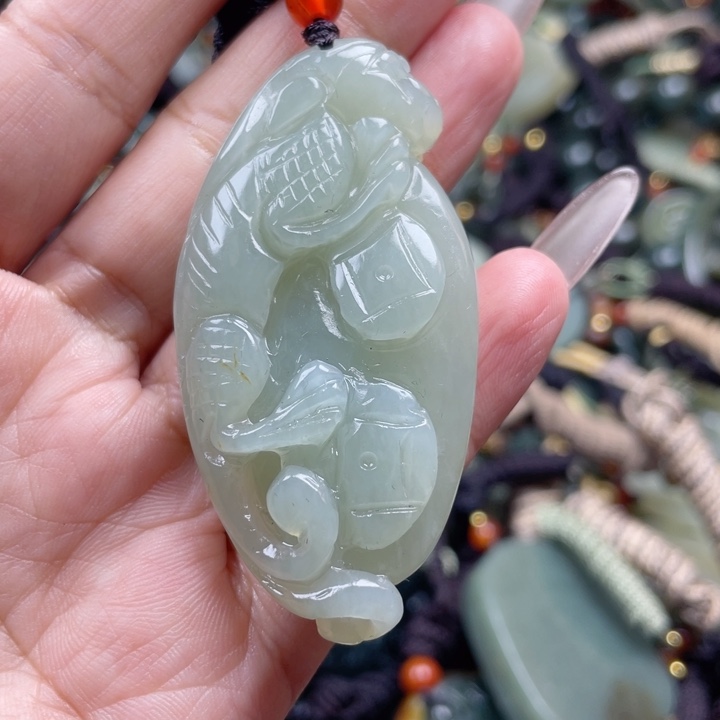 和田玉颈饰未镶嵌