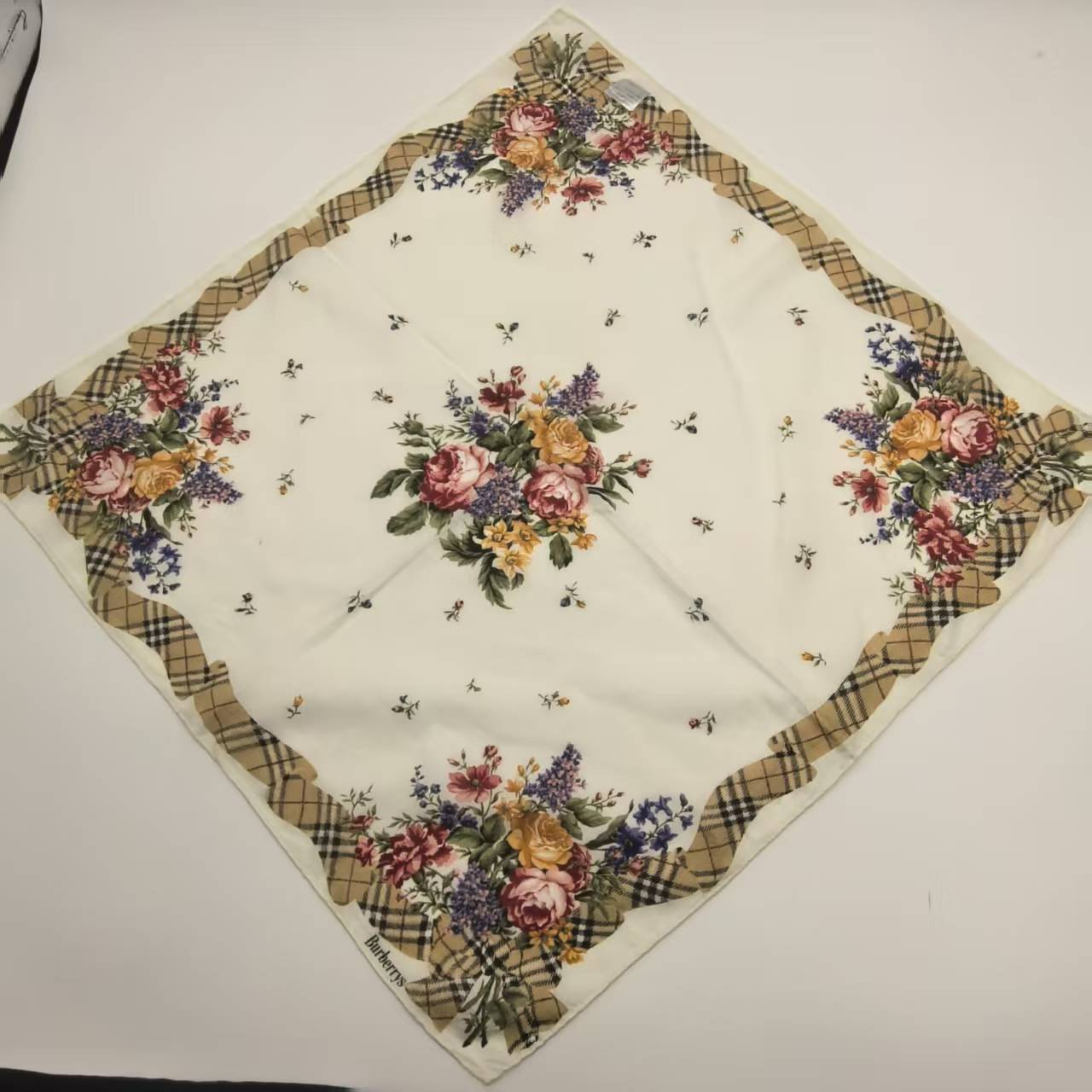 95新 BURBERRY/博柏利 海囤/巴宝莉/丝巾/yy14147