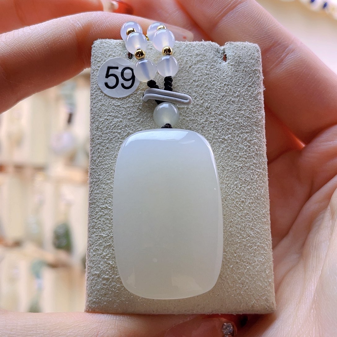 和田玉吊坠(赠链)未镶嵌泉*