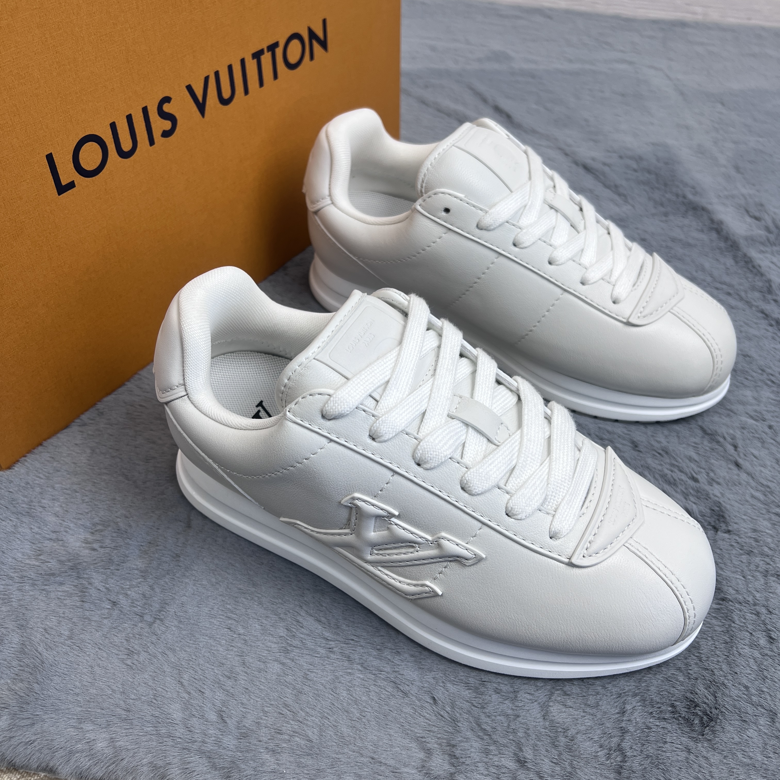 未使用 LouisVuitton/路易威登 38码！lv联名nigoFW25款低帮休闲鞋