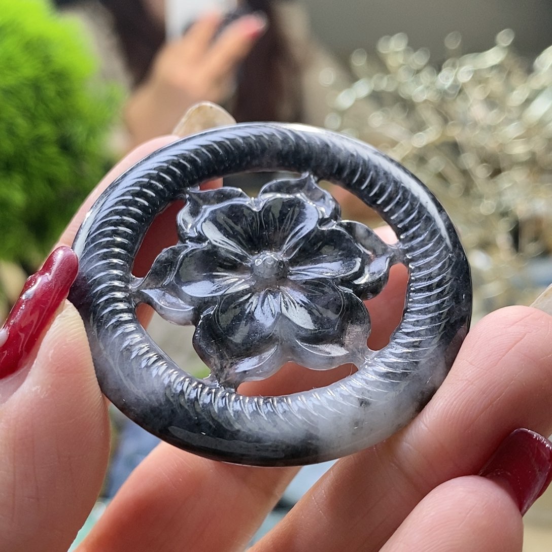 【闪购商品】翡翠颈饰未镶嵌花