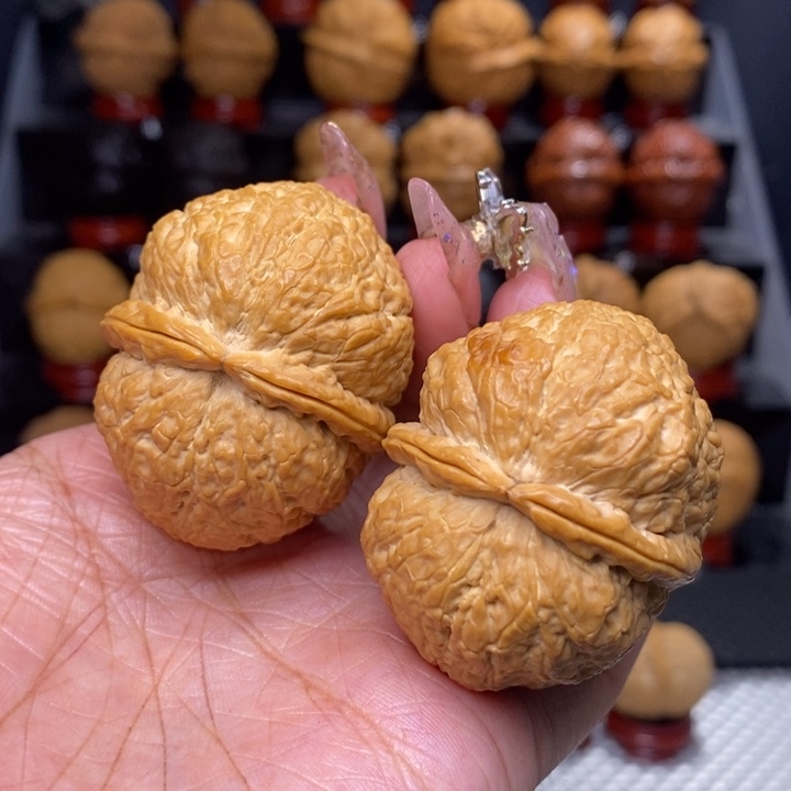 文玩核桃把件卧龙元宝40号