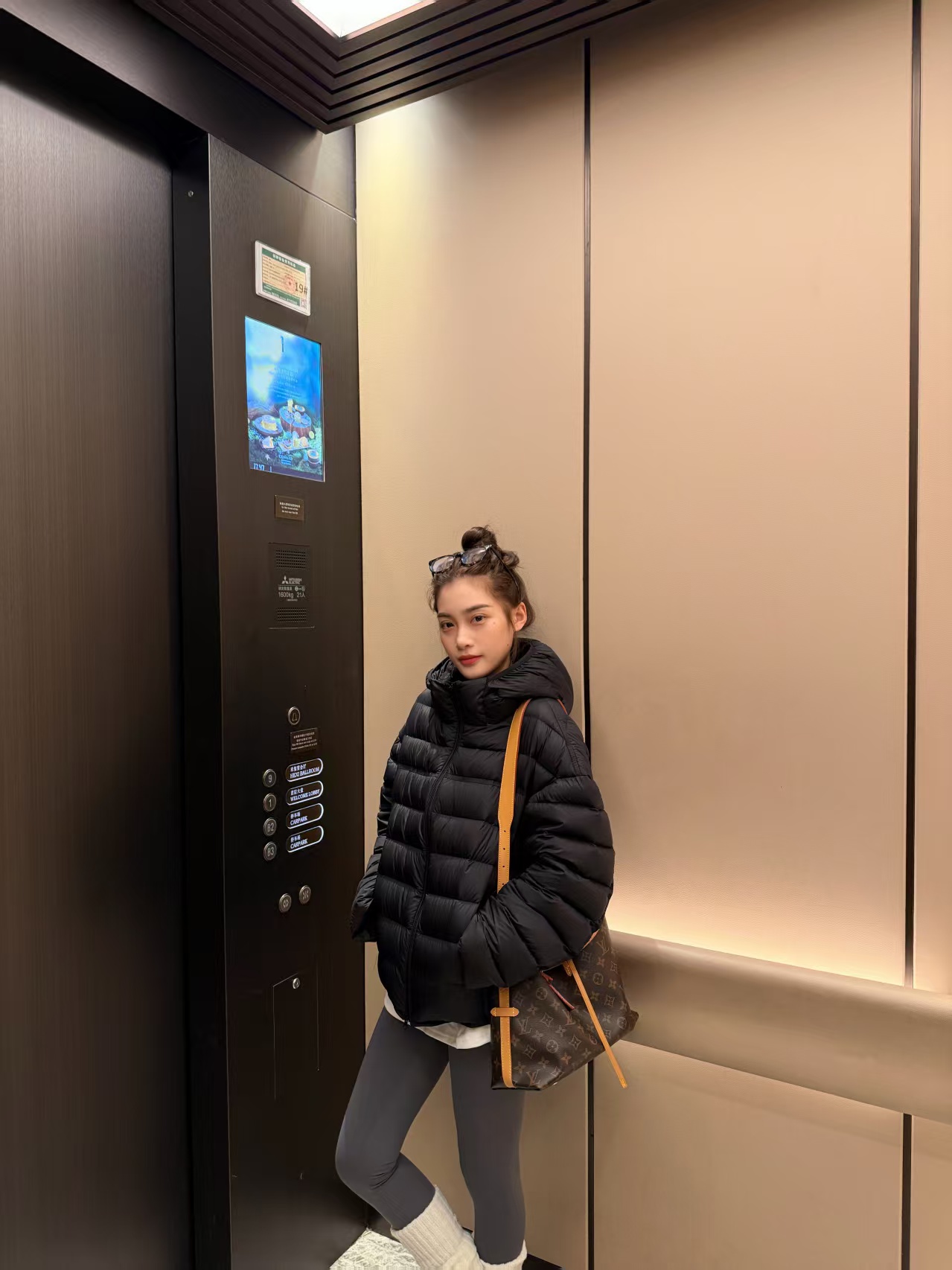 90白鸭绒排骨保暖连帽常规款imns女士