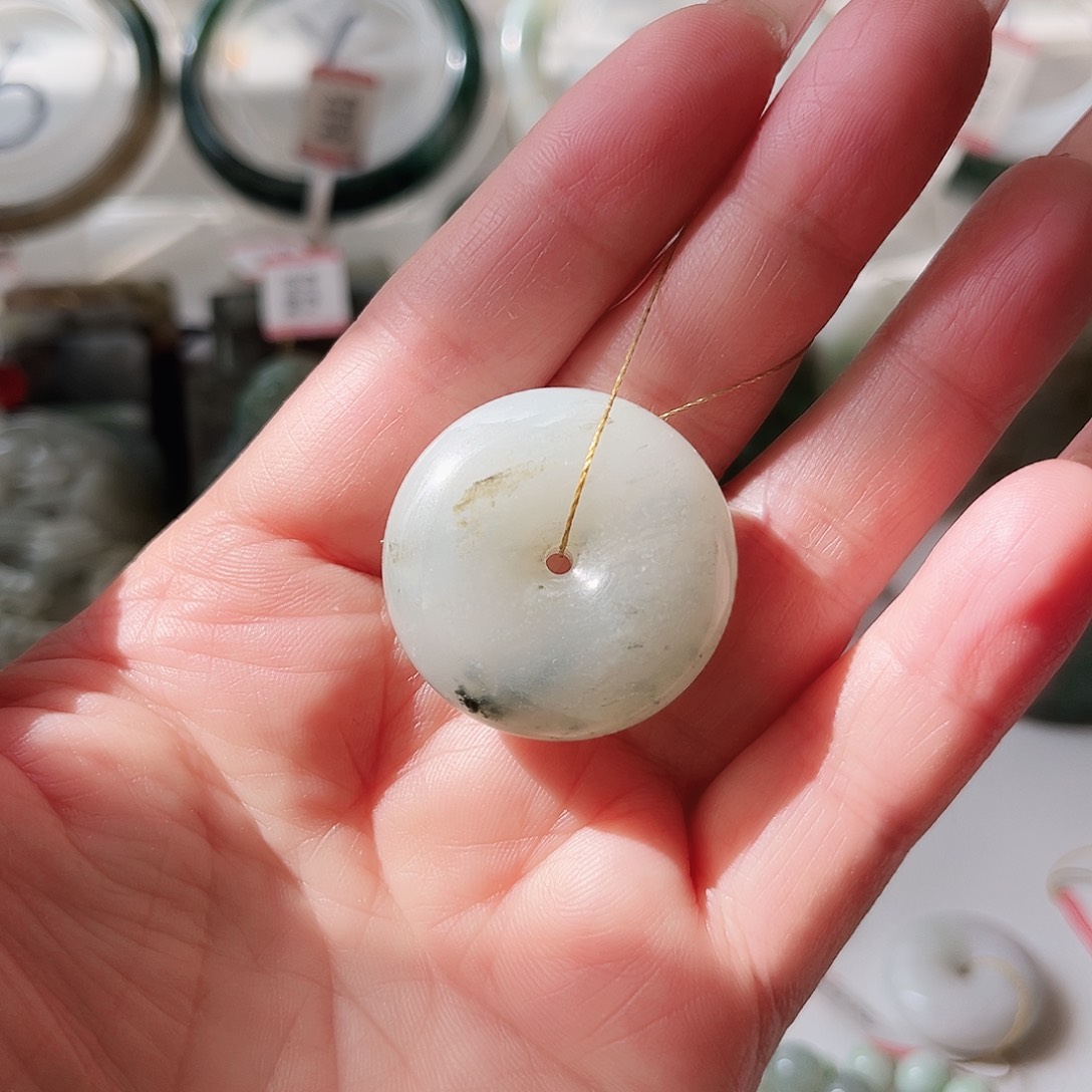 独山玉未镶嵌颈饰