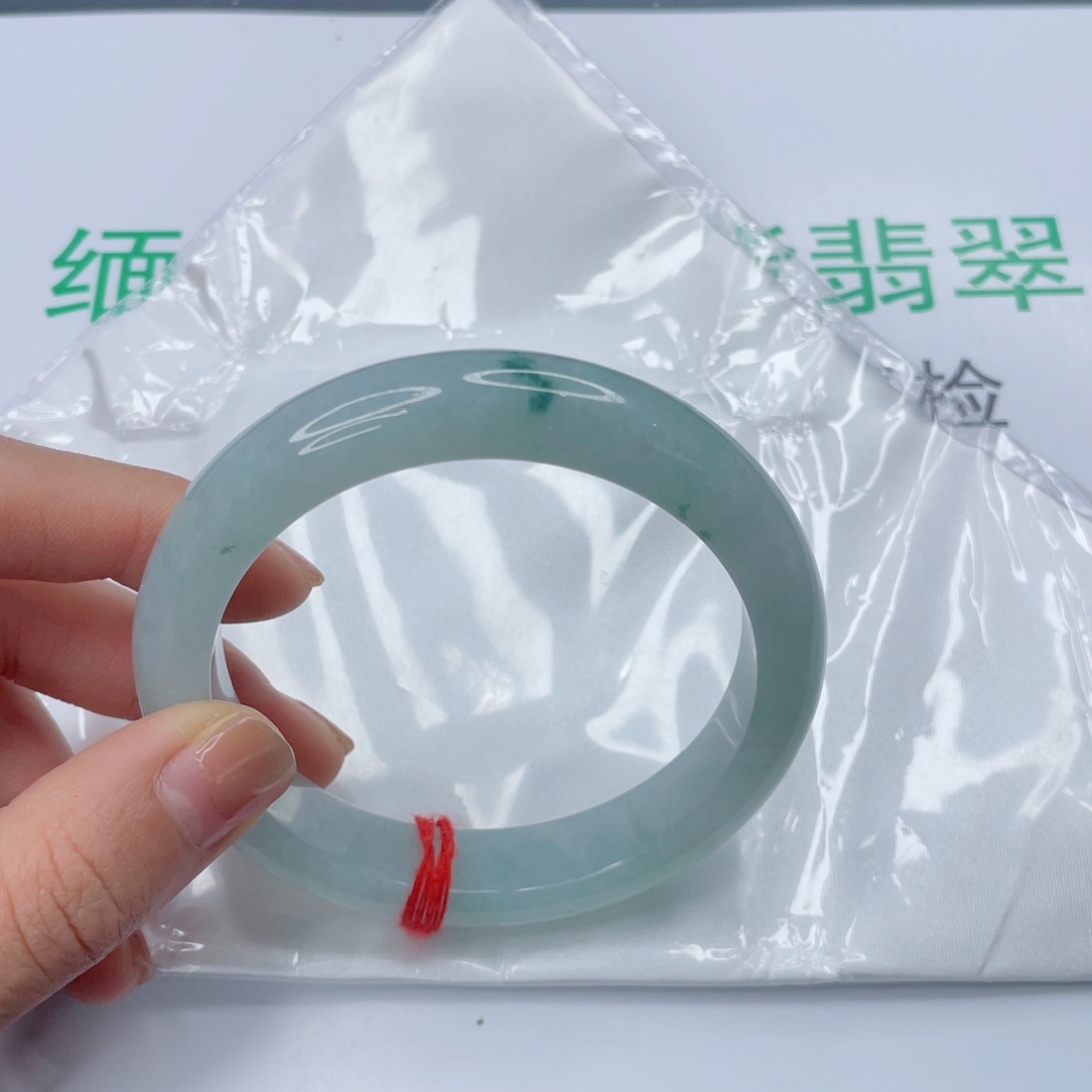 未镶嵌手镯翡翠手镯