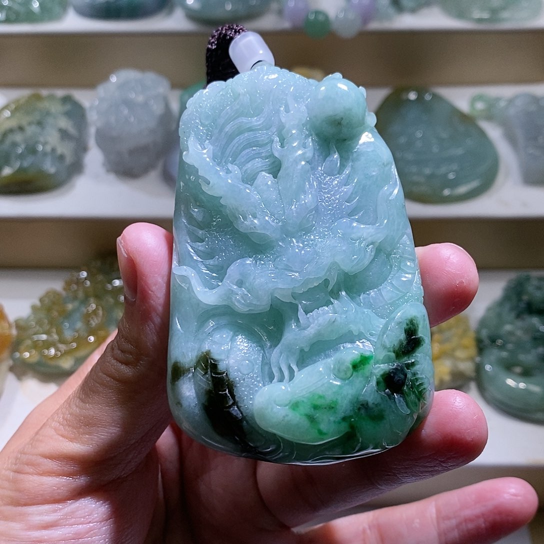 【闪购商品】翡翠颈饰未镶嵌龙牌