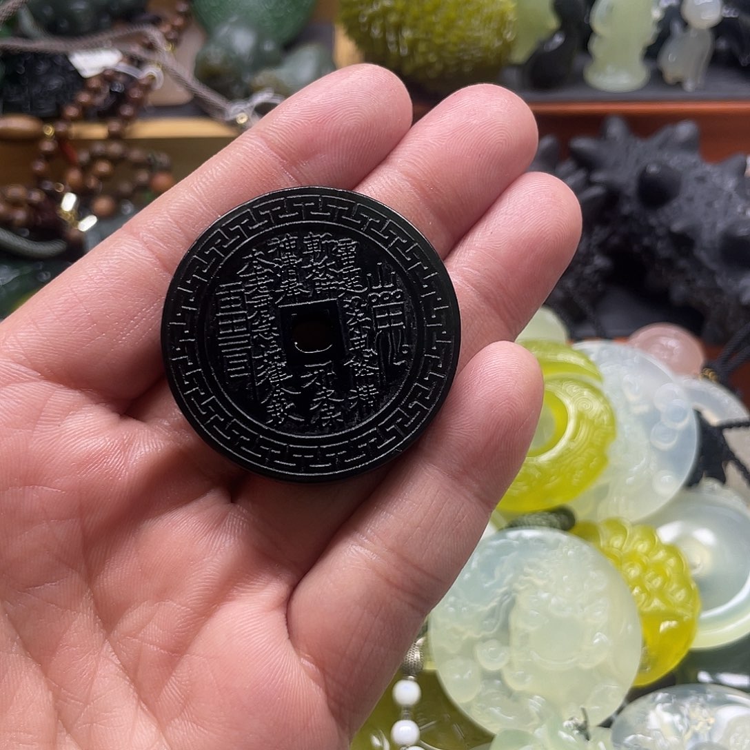 花***香蛇纹石玉未镶嵌颈饰