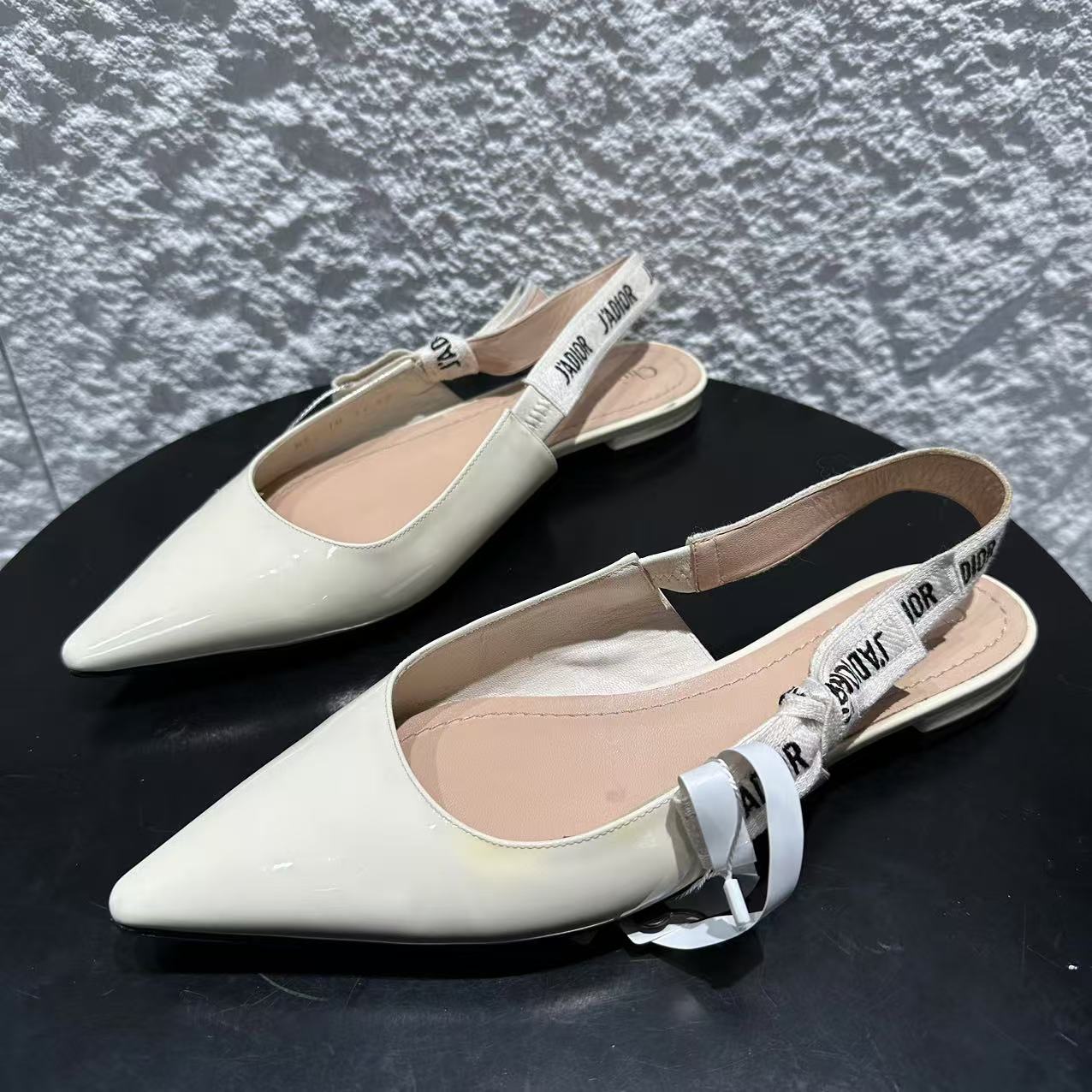 95新 DIOR/迪奥 39码/米亚女鞋/米白色绑带平底时尚百搭单鞋 1844