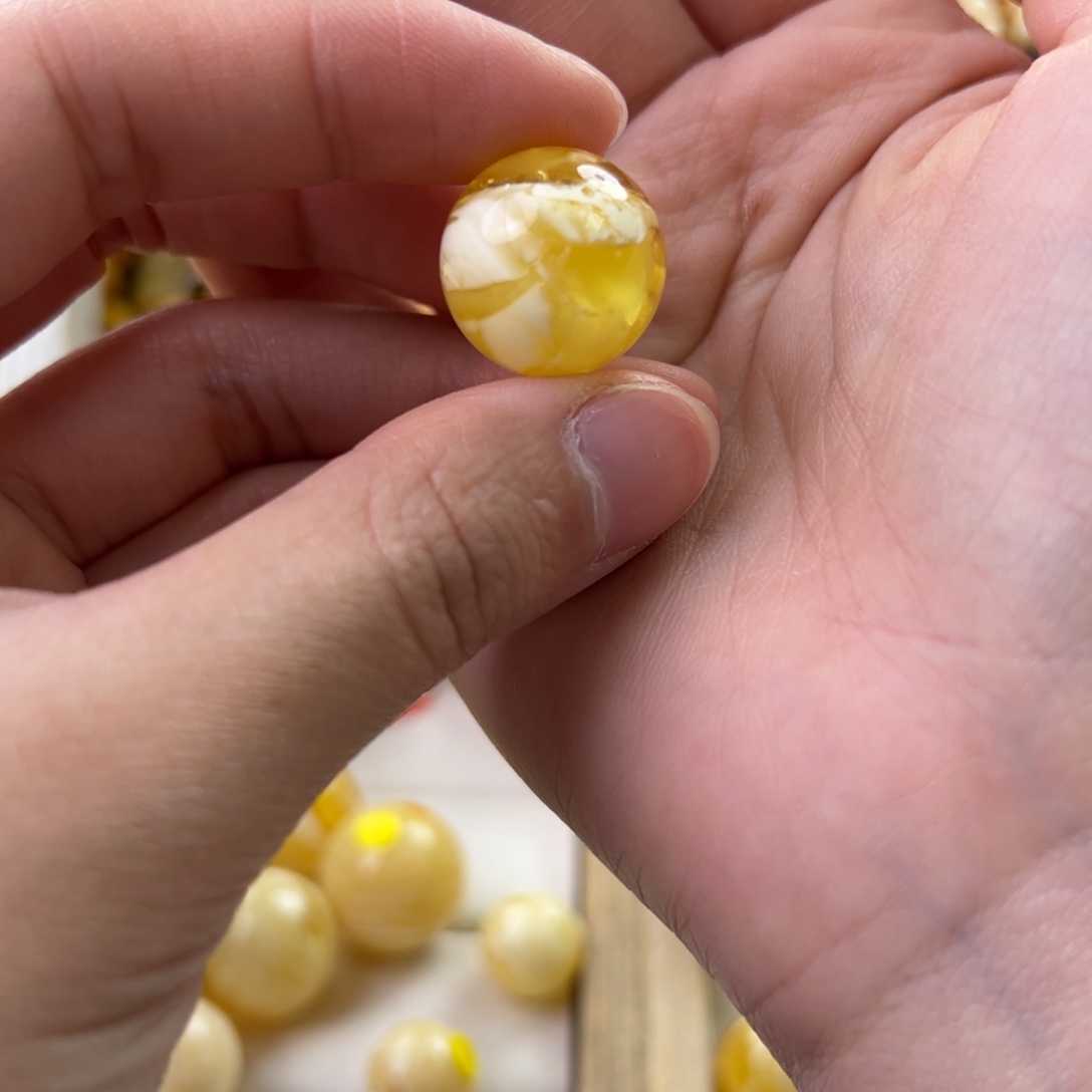 琥珀珠宝奇石未镶嵌