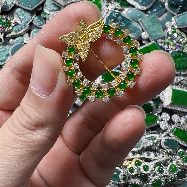 翡翠颈饰未镶嵌天然A货翡翠放漏