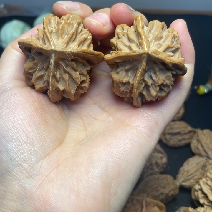 吊坠文玩核桃四棱大花44