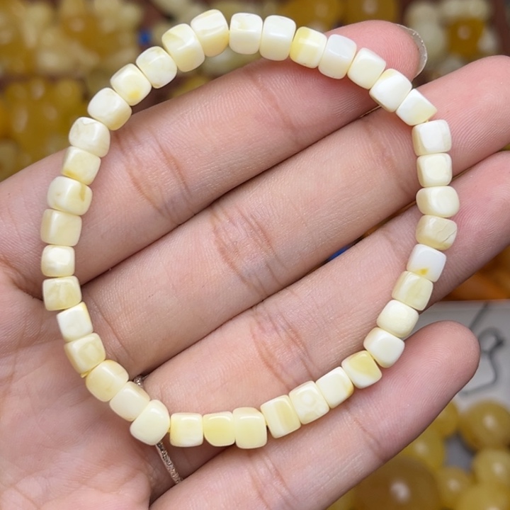 蜜蜡未镶嵌珠宝奇石白蜡瓷白满蜡俏色方糖手串 微微瑕